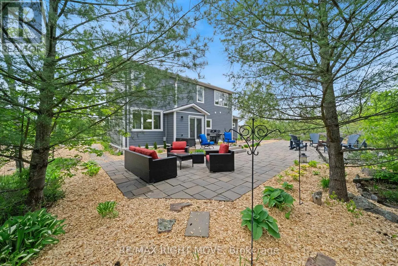 1432 HONEY HARBOUR ROAD