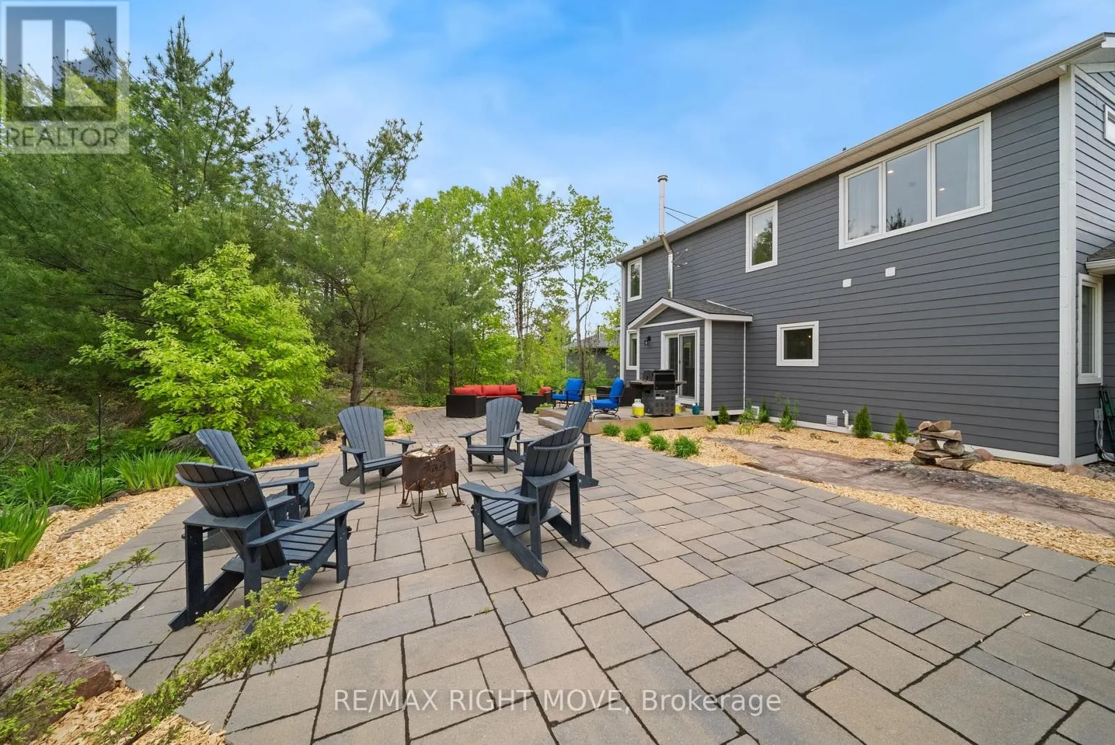 1432 HONEY HARBOUR ROAD