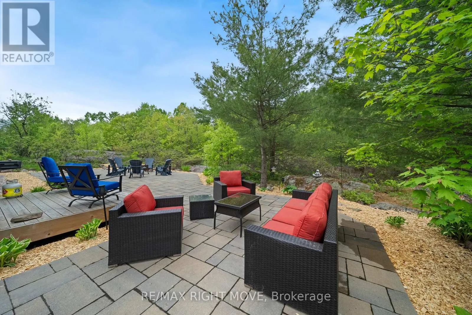 1432 HONEY HARBOUR ROAD