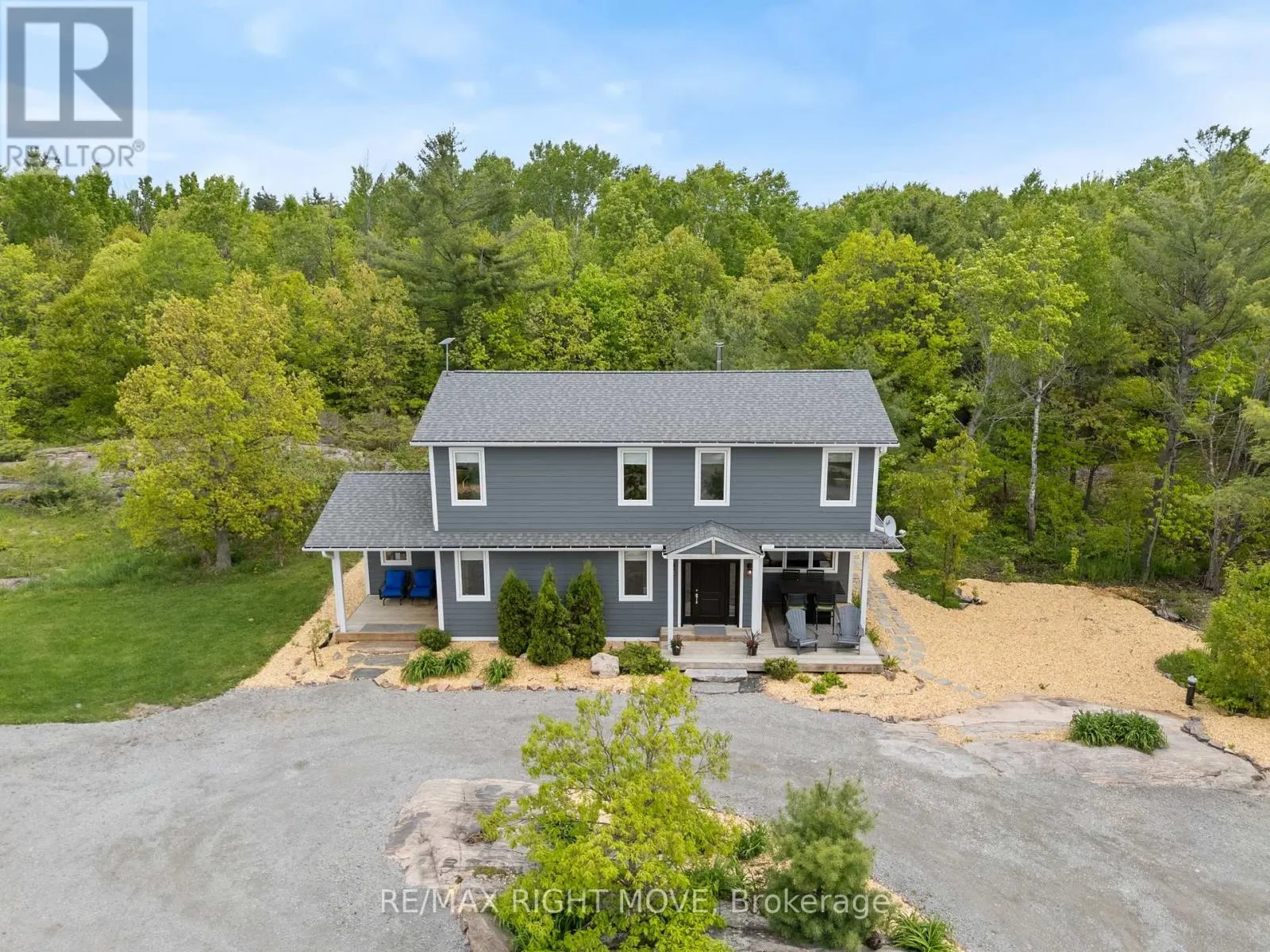 1432 HONEY HARBOUR ROAD