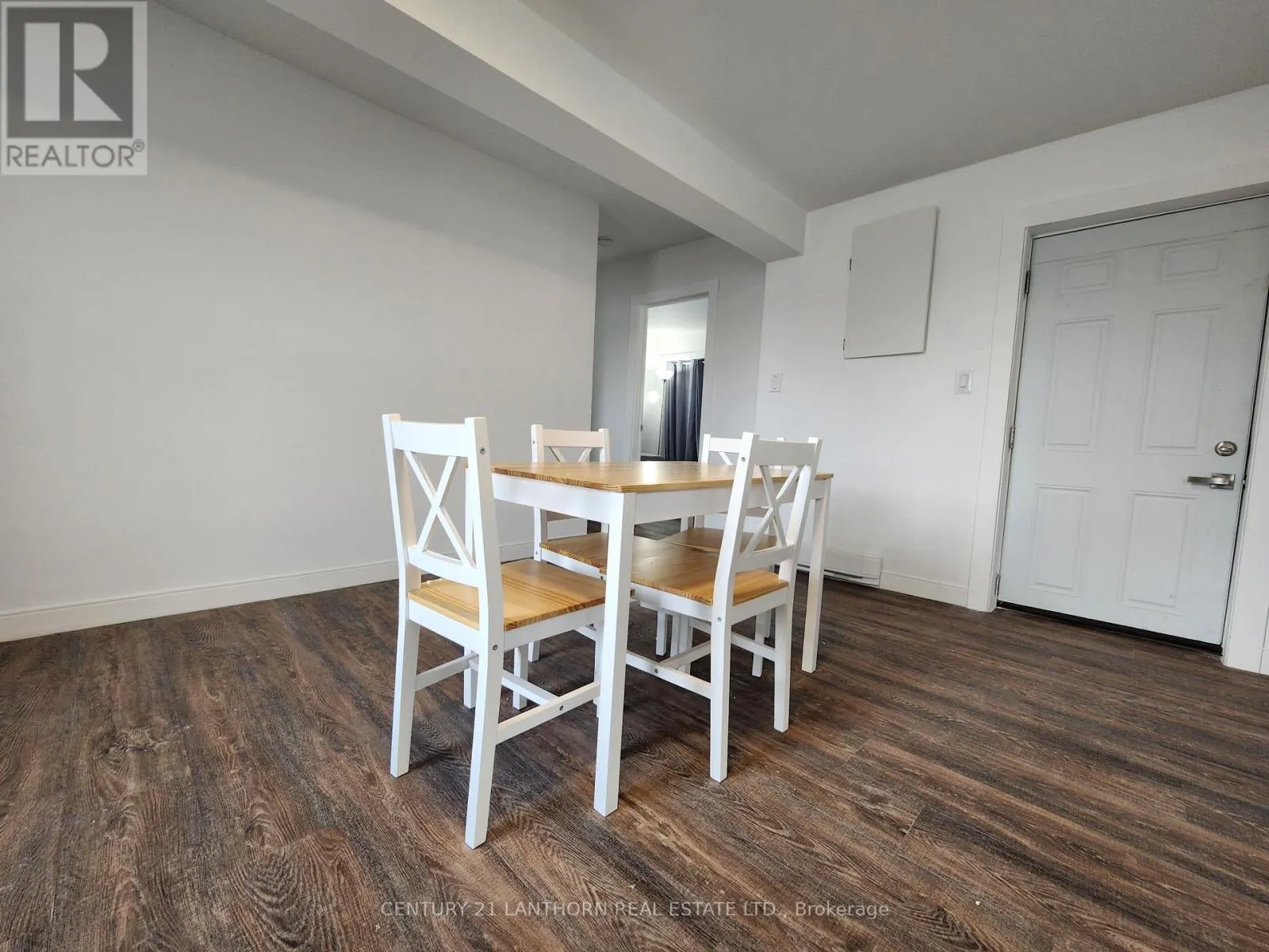 1 MOIRA STREET E