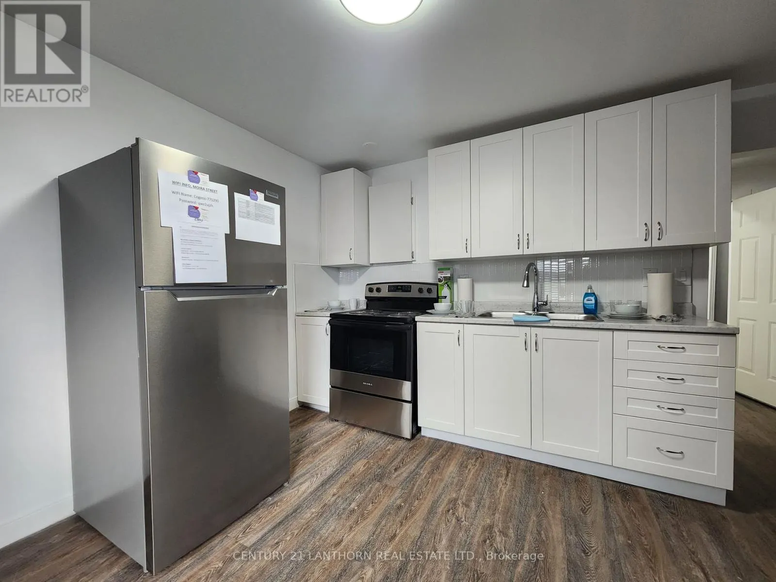 1 MOIRA STREET E