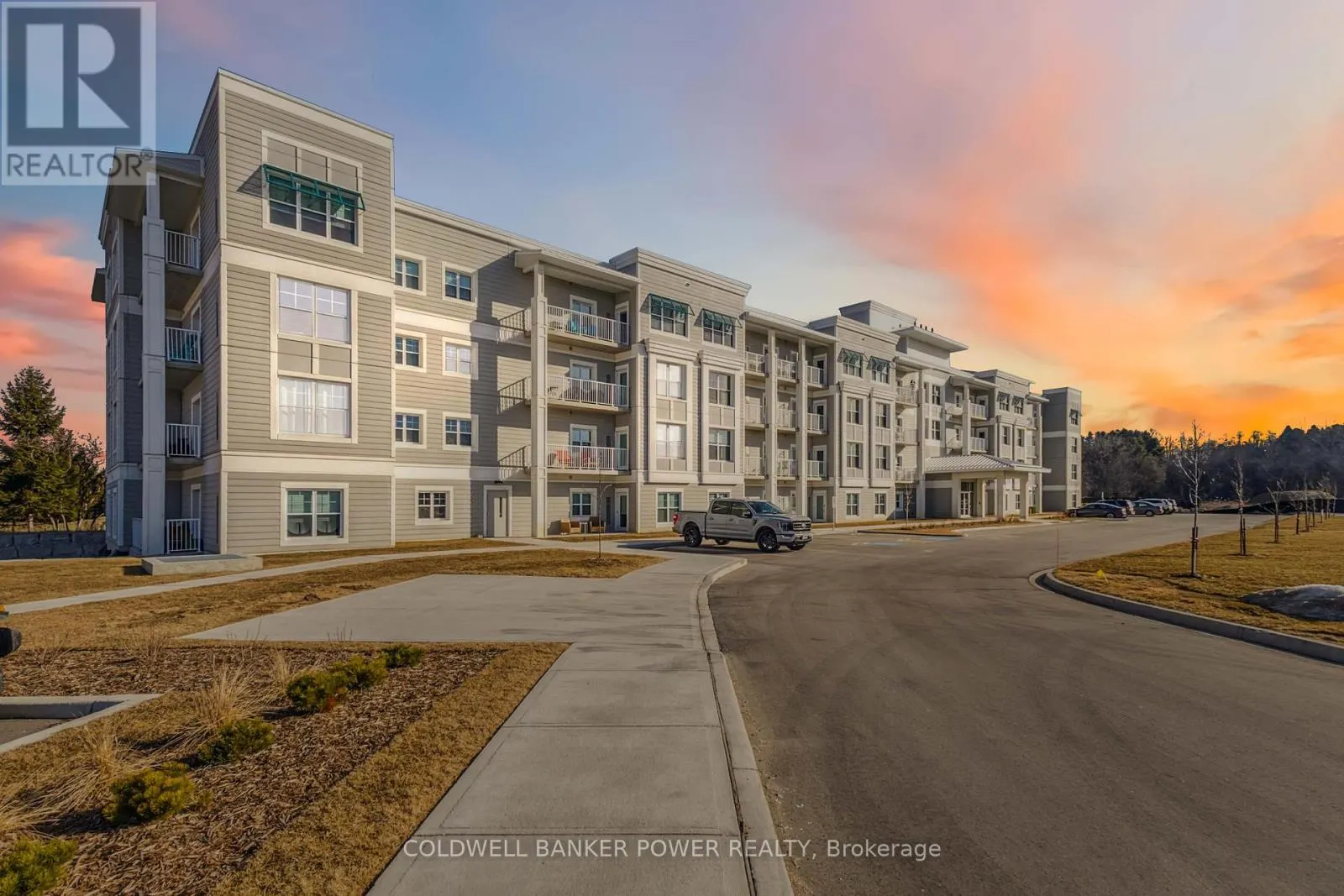 305 - 100 THE PROMENADE, #305