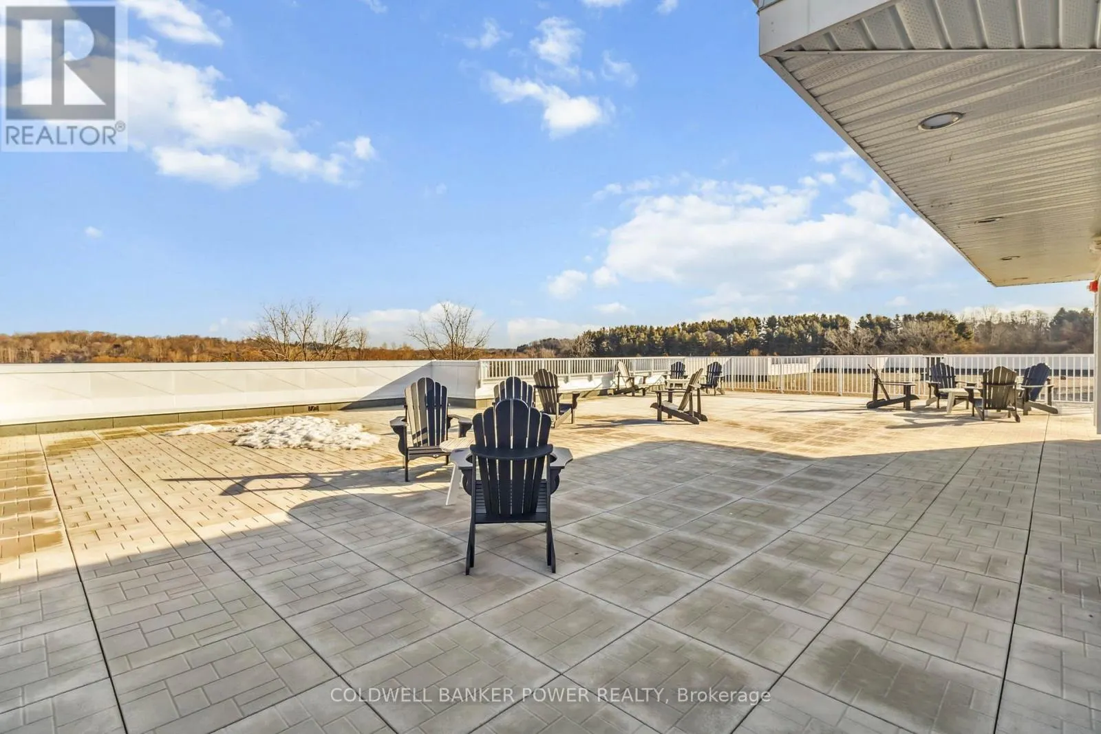 305 - 100 THE PROMENADE, #305