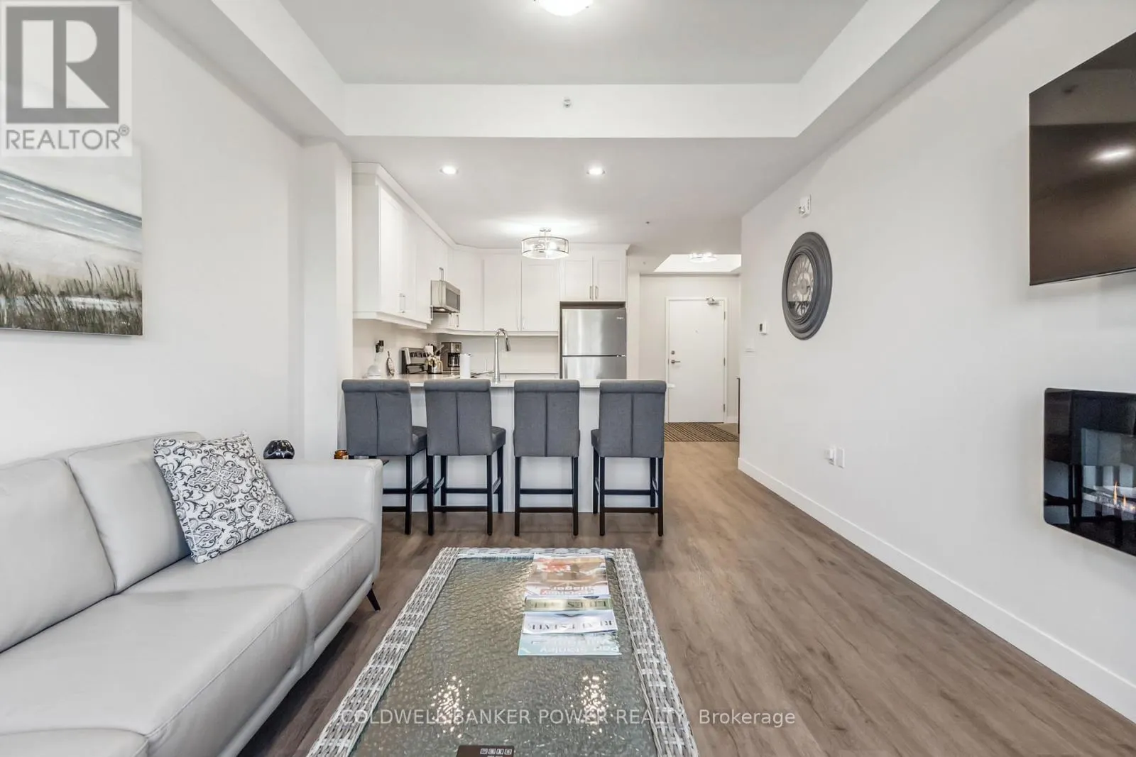305 - 100 THE PROMENADE, #305