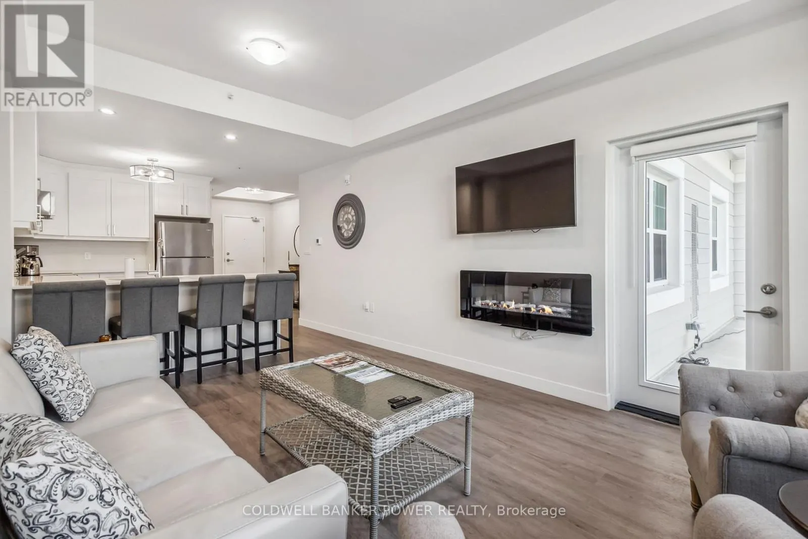 305 - 100 THE PROMENADE, #305