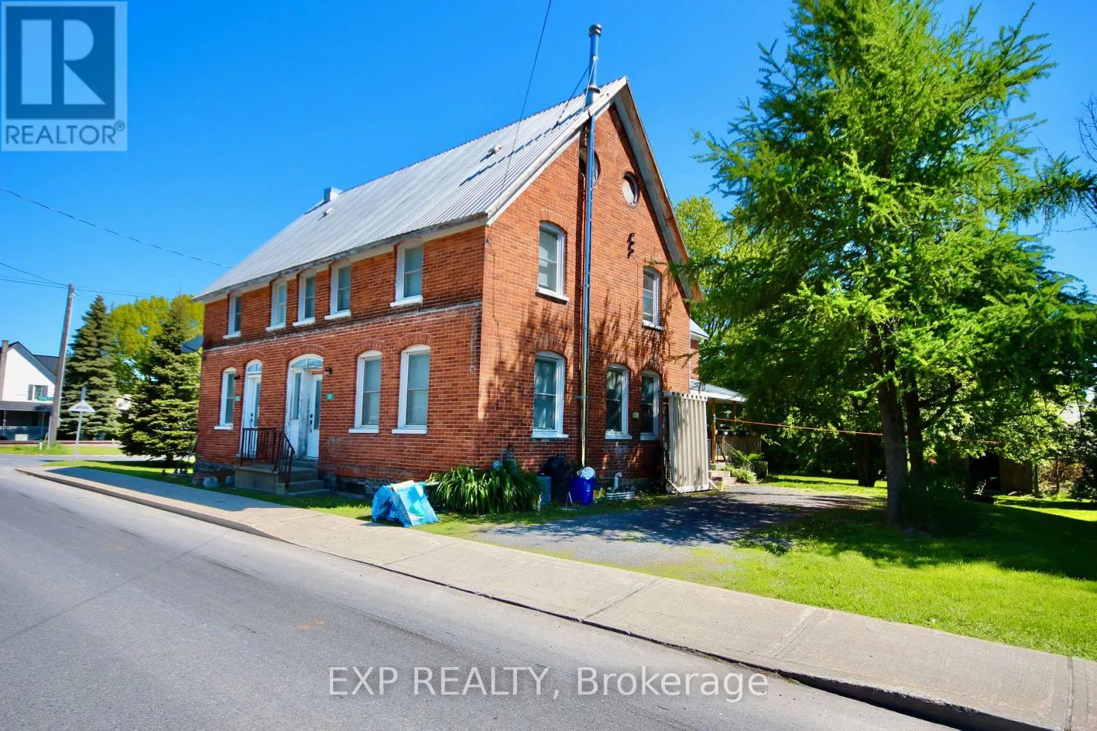 40 & 42 - 40 MAIN STREET