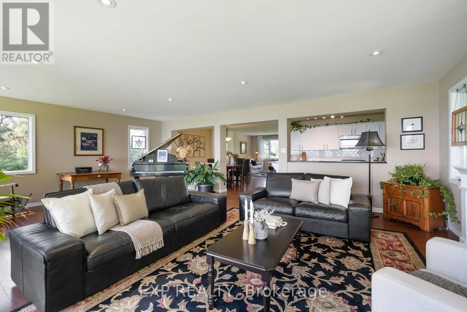 519 LAKESHORE ROAD
