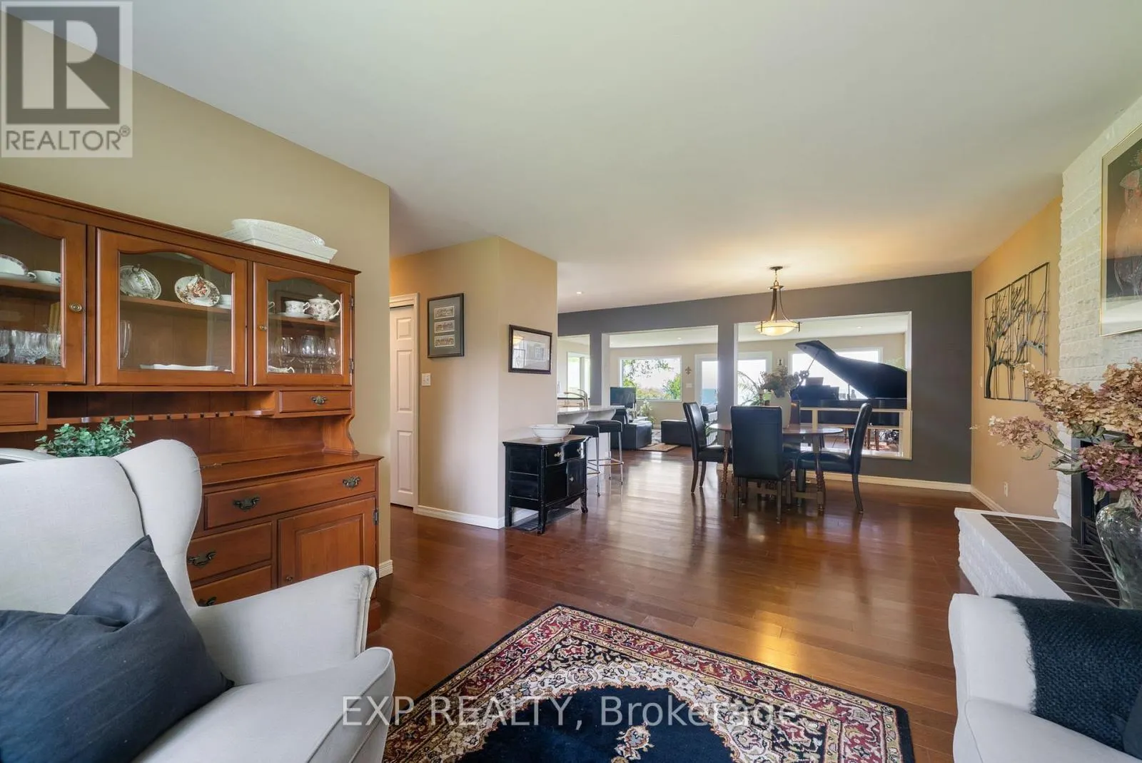 519 LAKESHORE ROAD