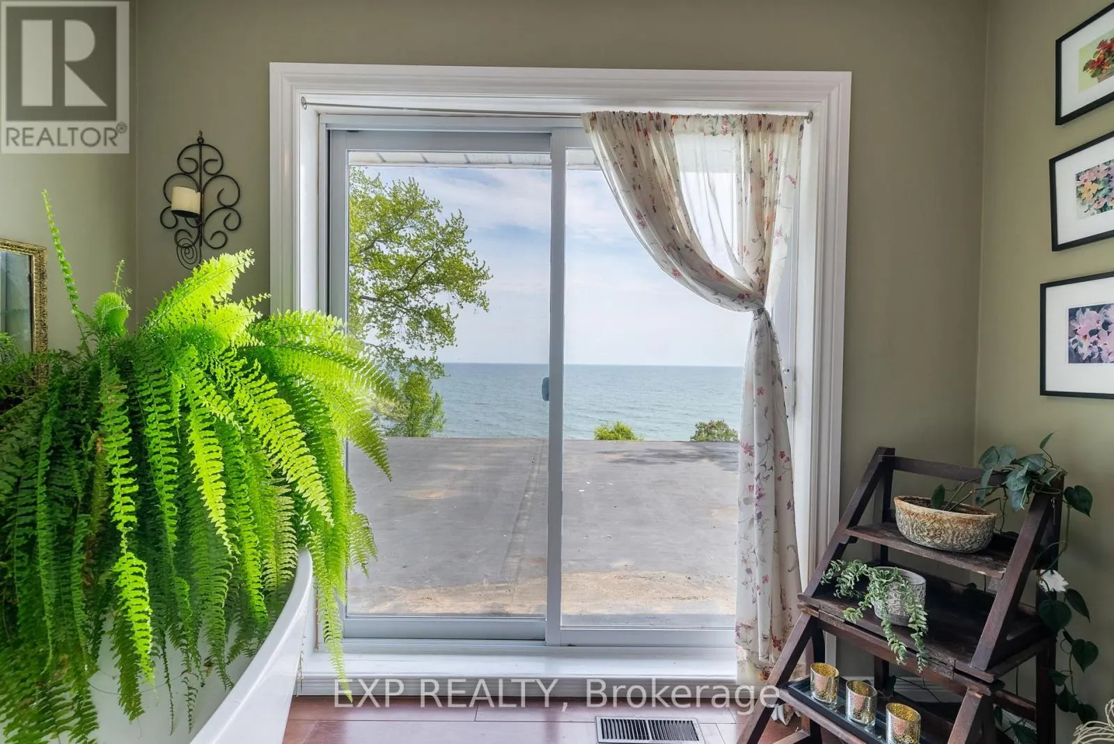 519 LAKESHORE ROAD
