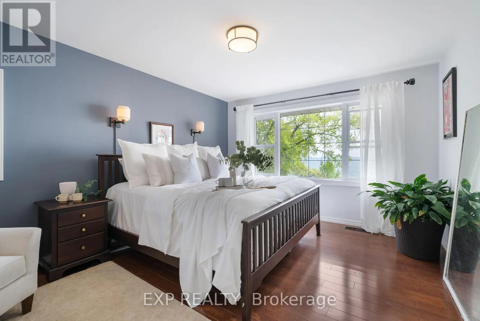 519 LAKESHORE ROAD