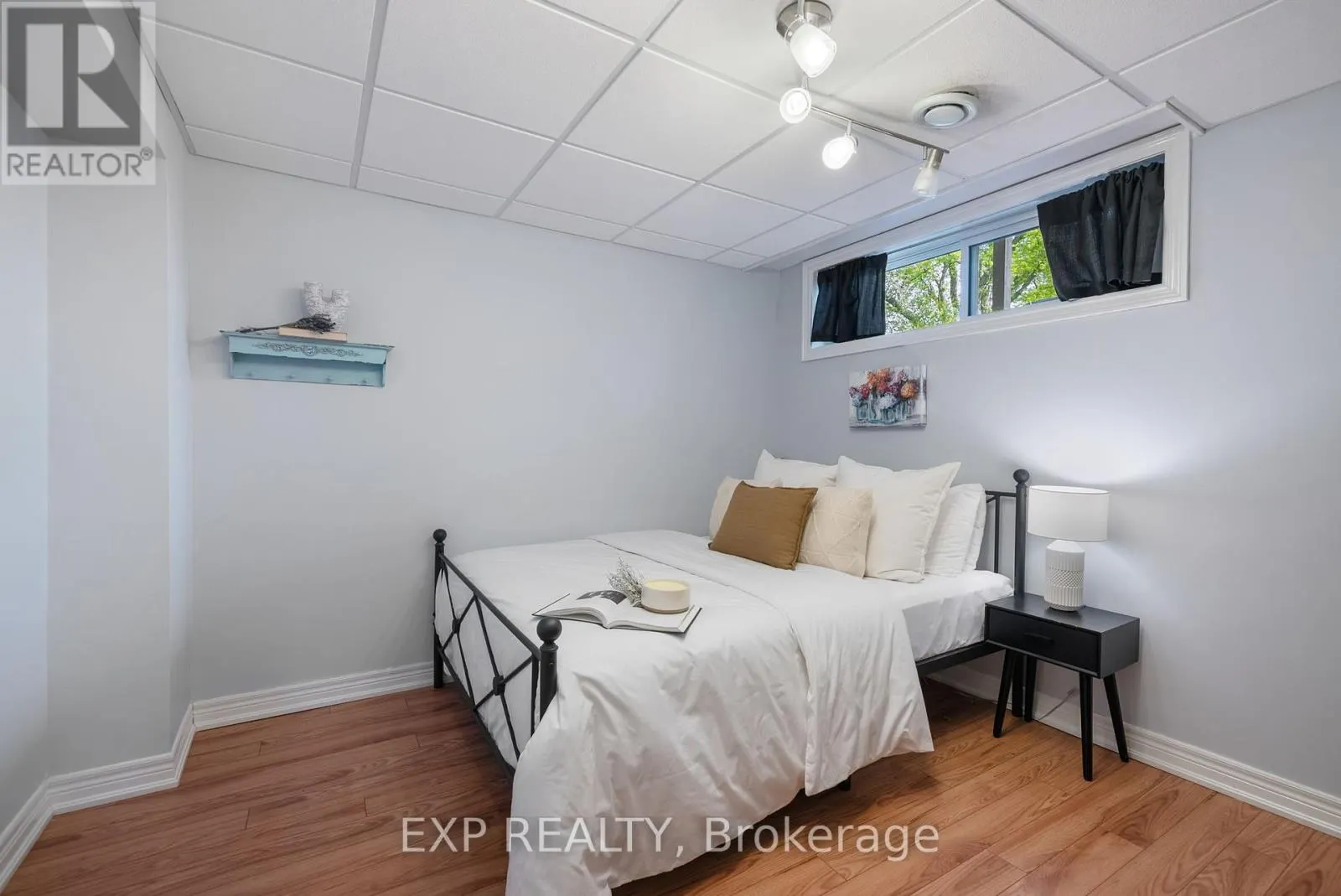 519 LAKESHORE ROAD
