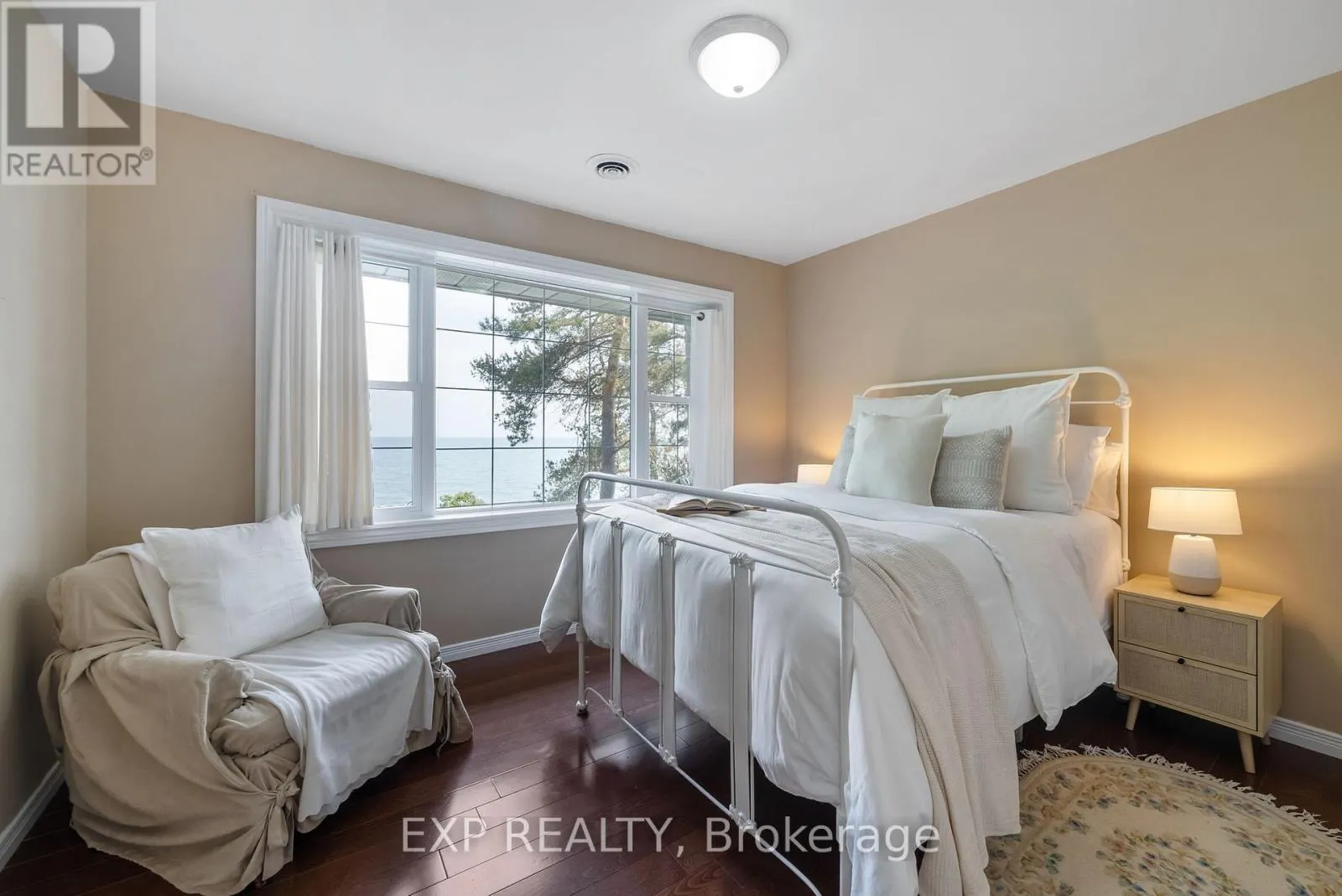 519 LAKESHORE ROAD