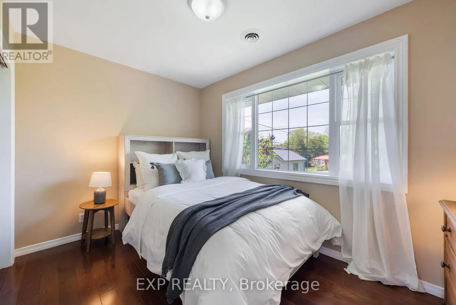 519 LAKESHORE ROAD