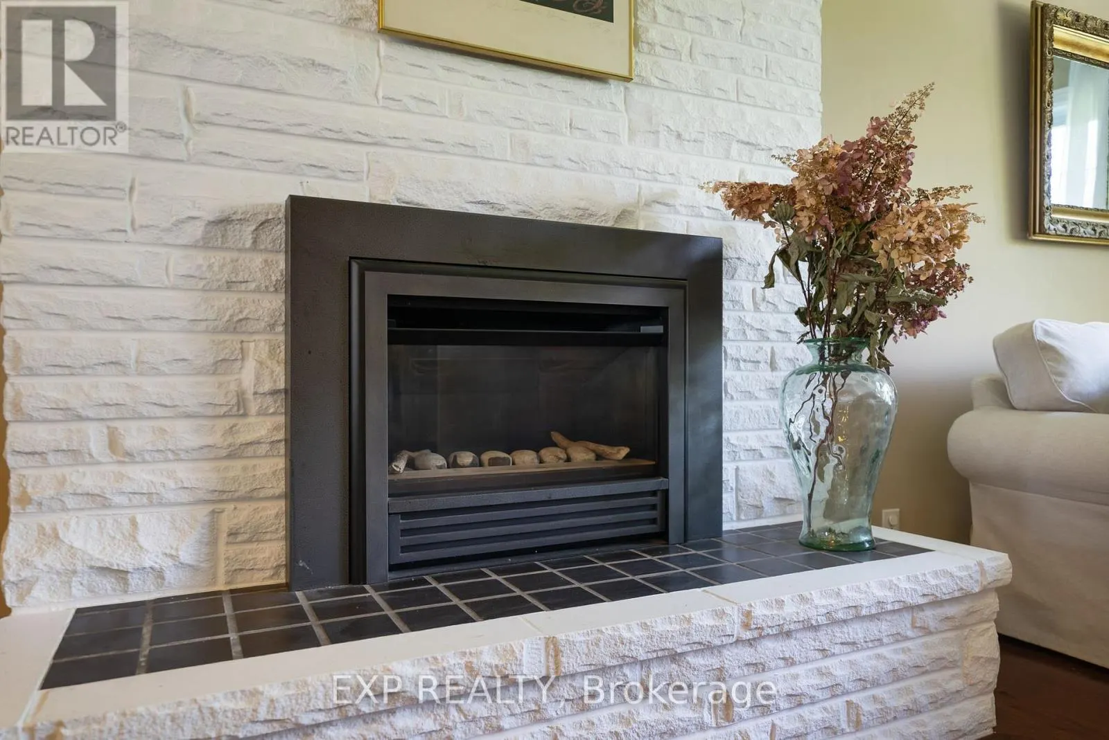 519 LAKESHORE ROAD