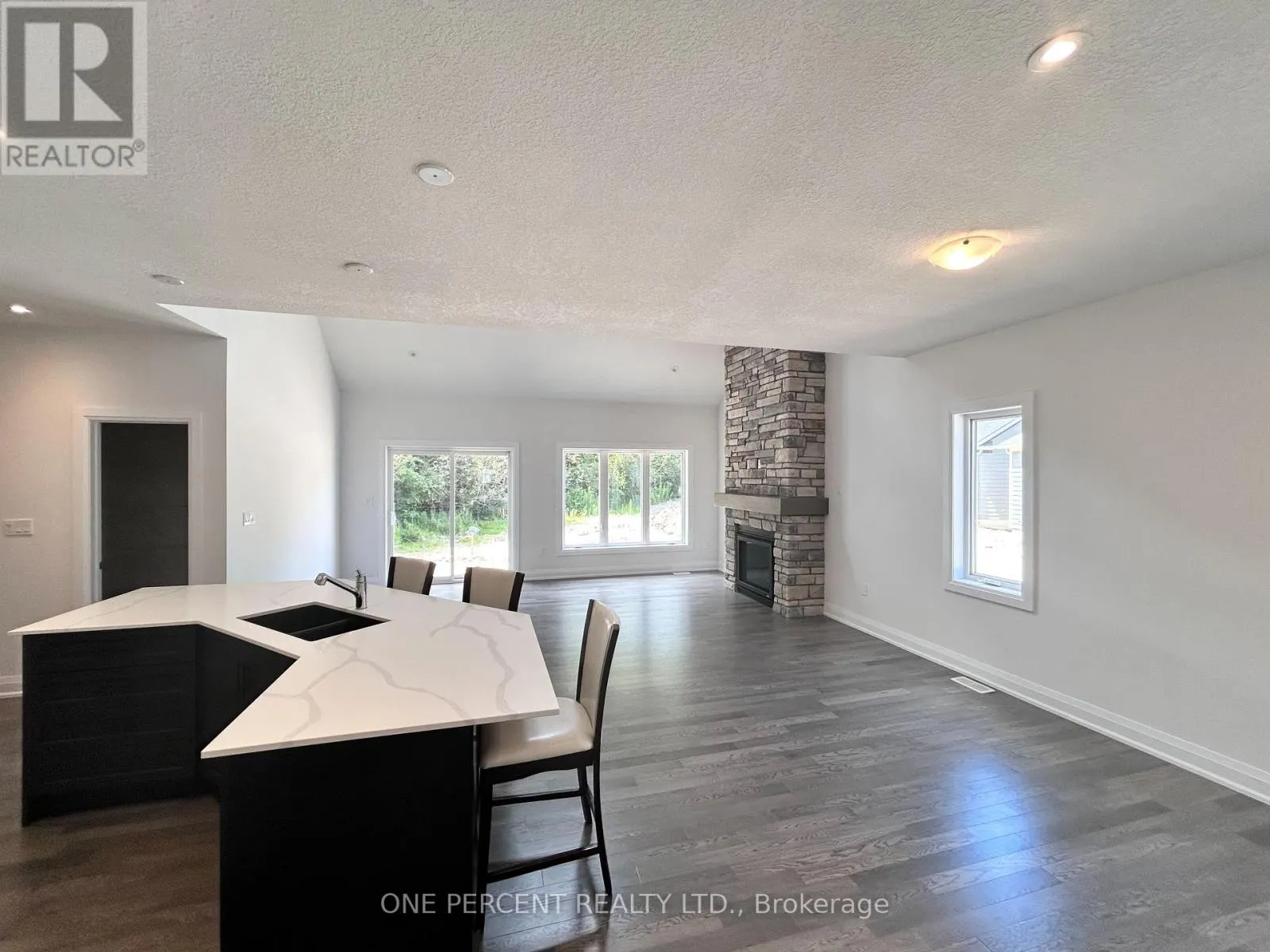 122 BEACON DRIVE
