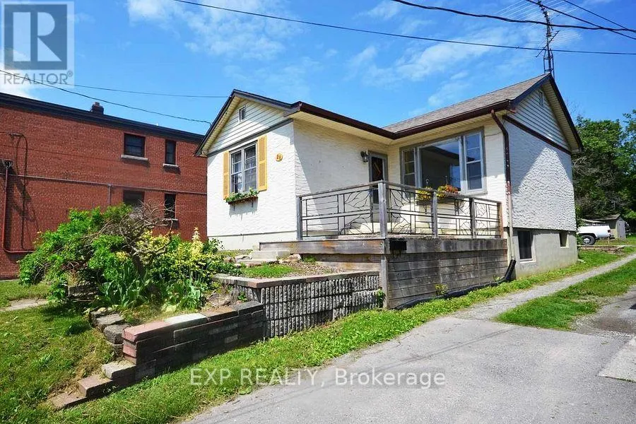 28 GALE CRESCENT