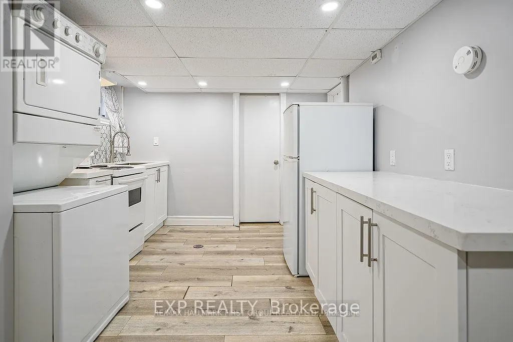 28 GALE CRESCENT