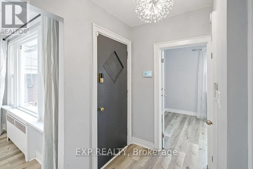 28 GALE CRESCENT