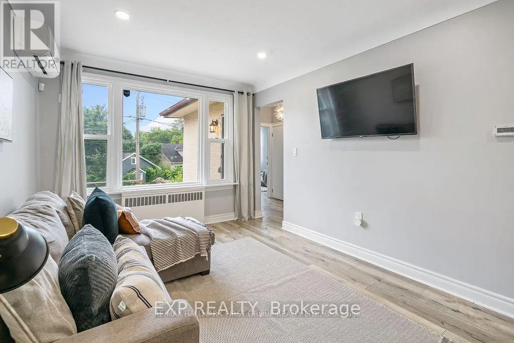 28 GALE CRESCENT