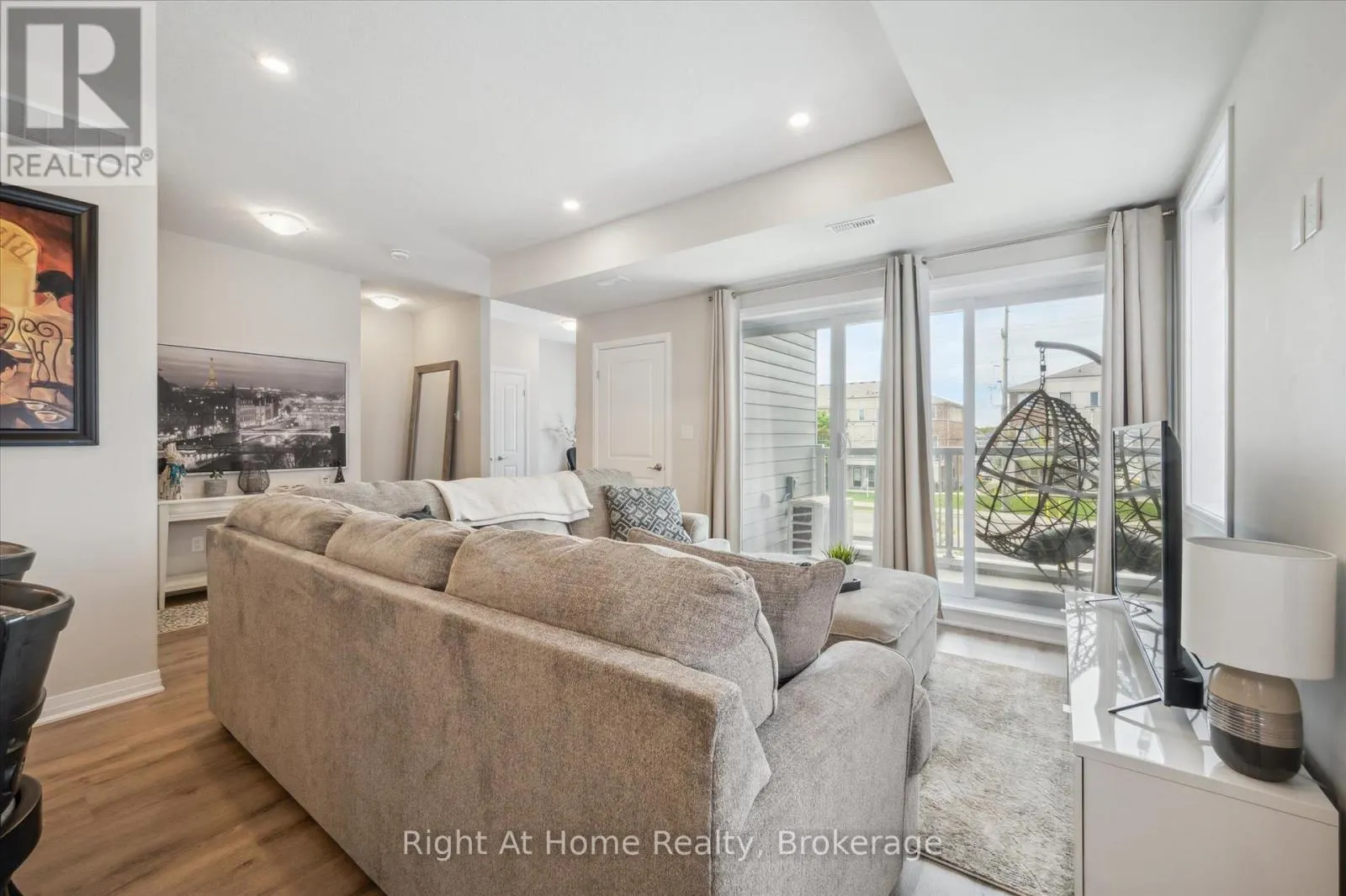 1586 FISCHER-HALLMAN ROAD