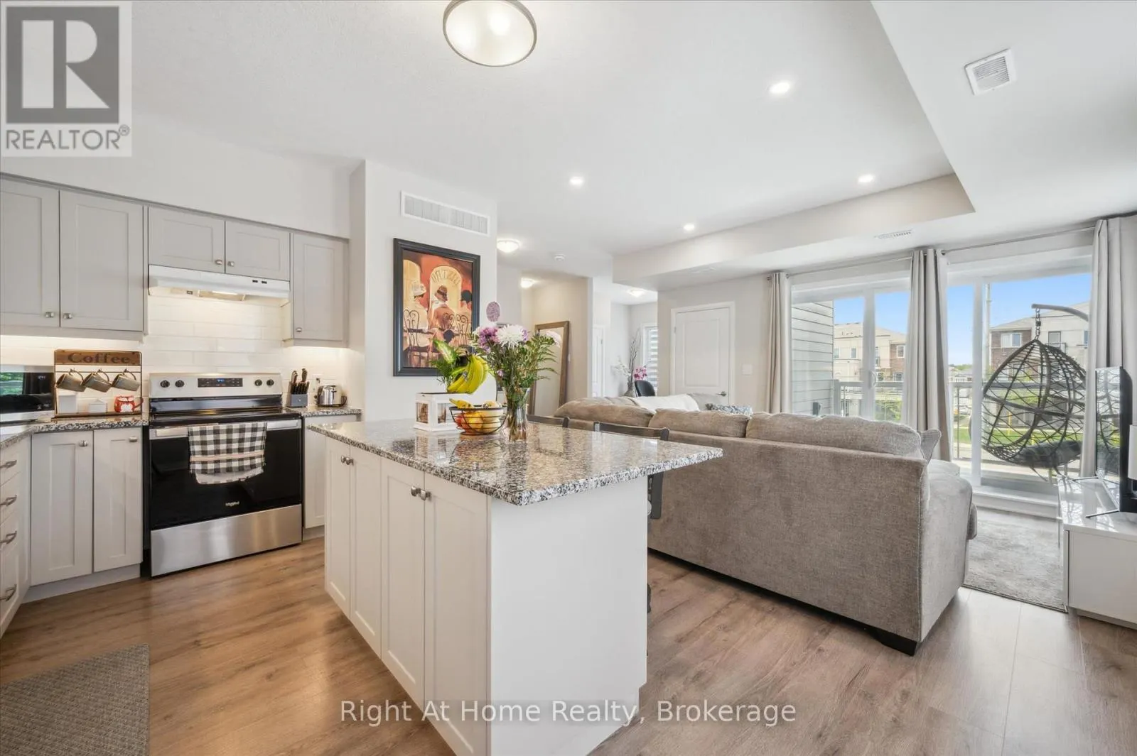 1586 FISCHER-HALLMAN ROAD
