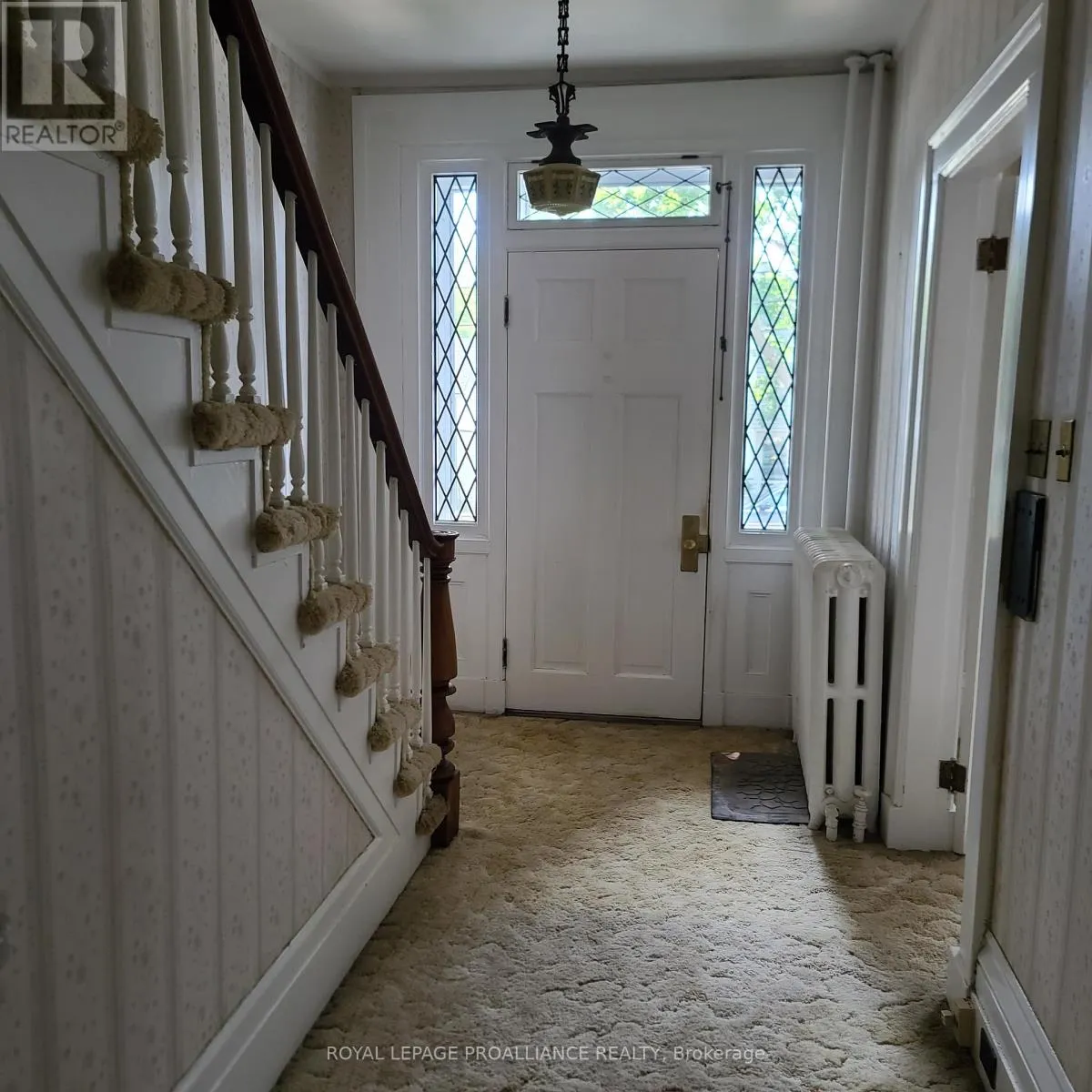 634 HENRY STREET W