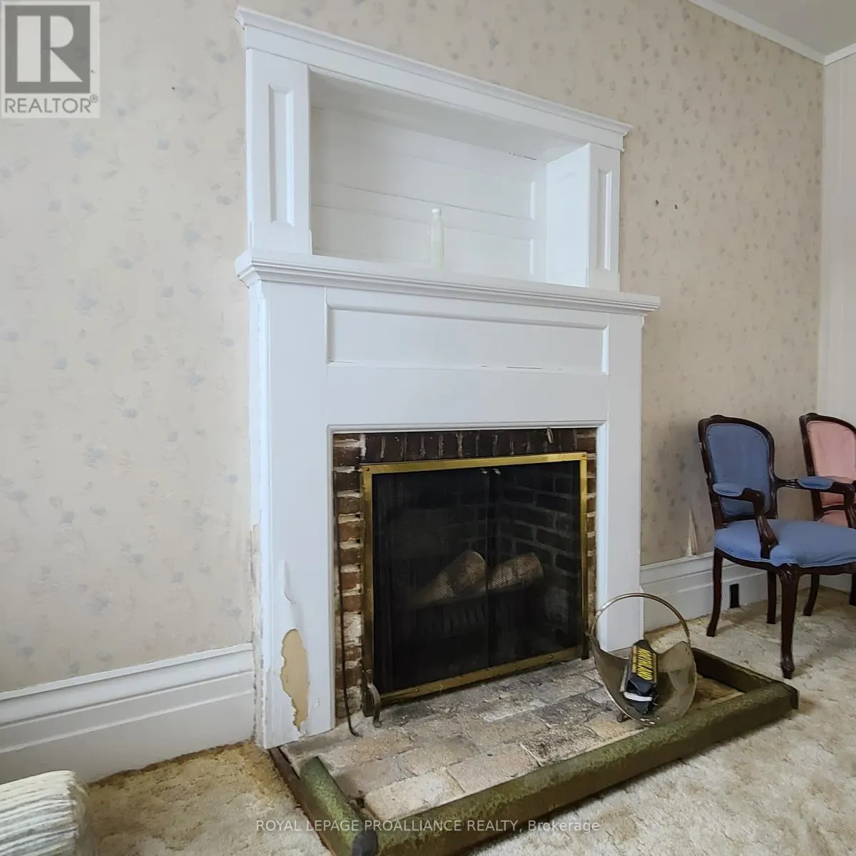 634 HENRY STREET W
