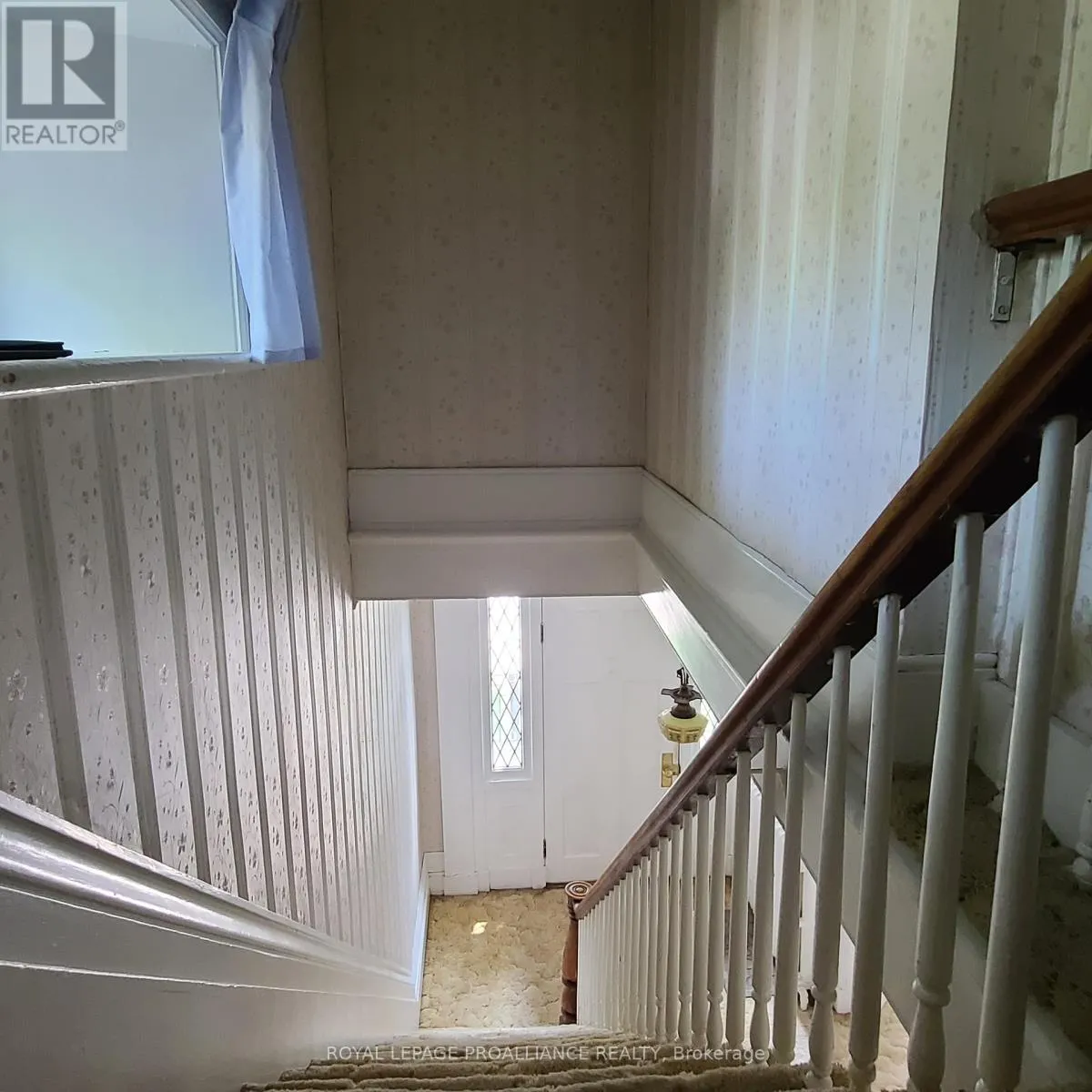 634 HENRY STREET W