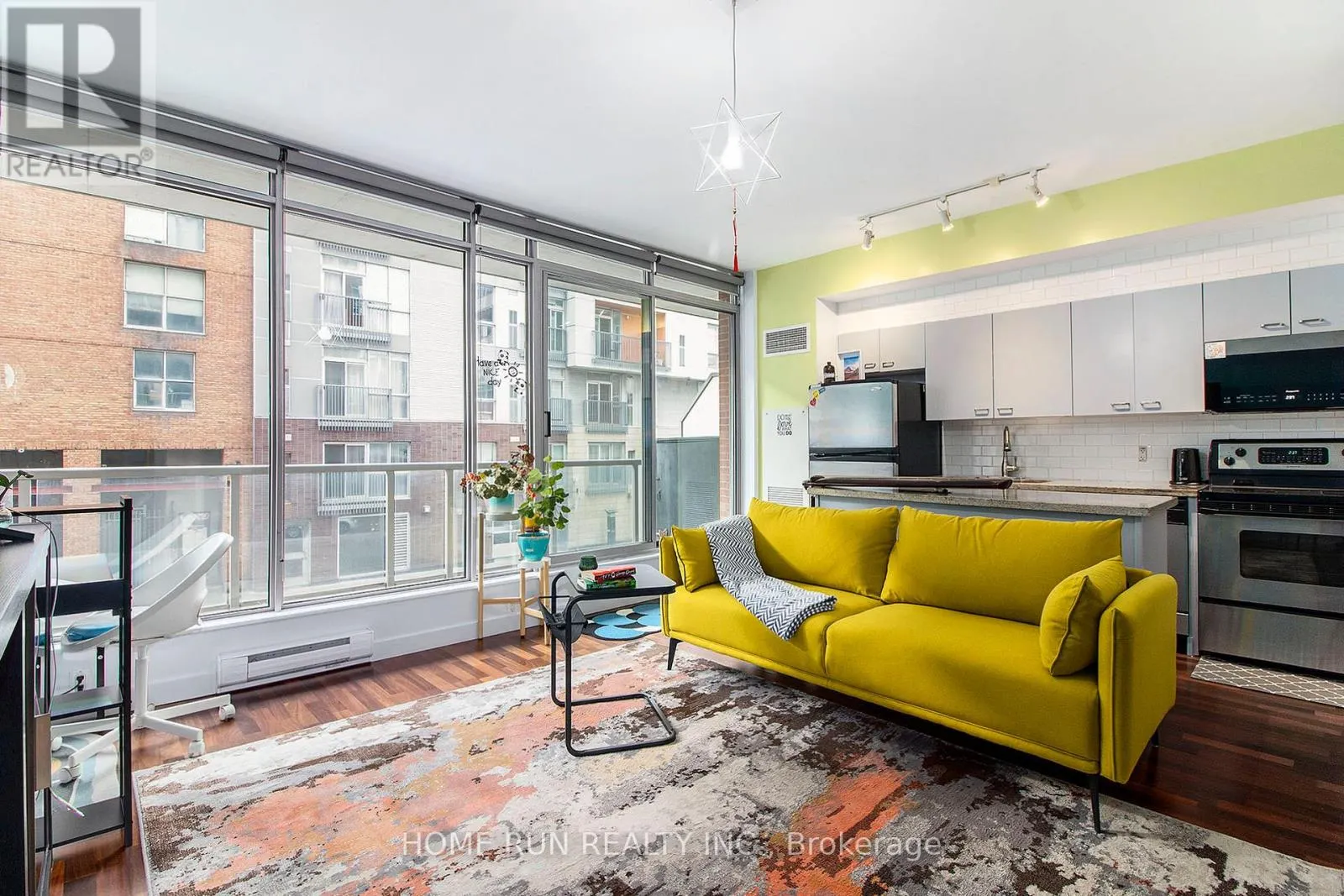 202 - 383 CUMBERLAND STREET