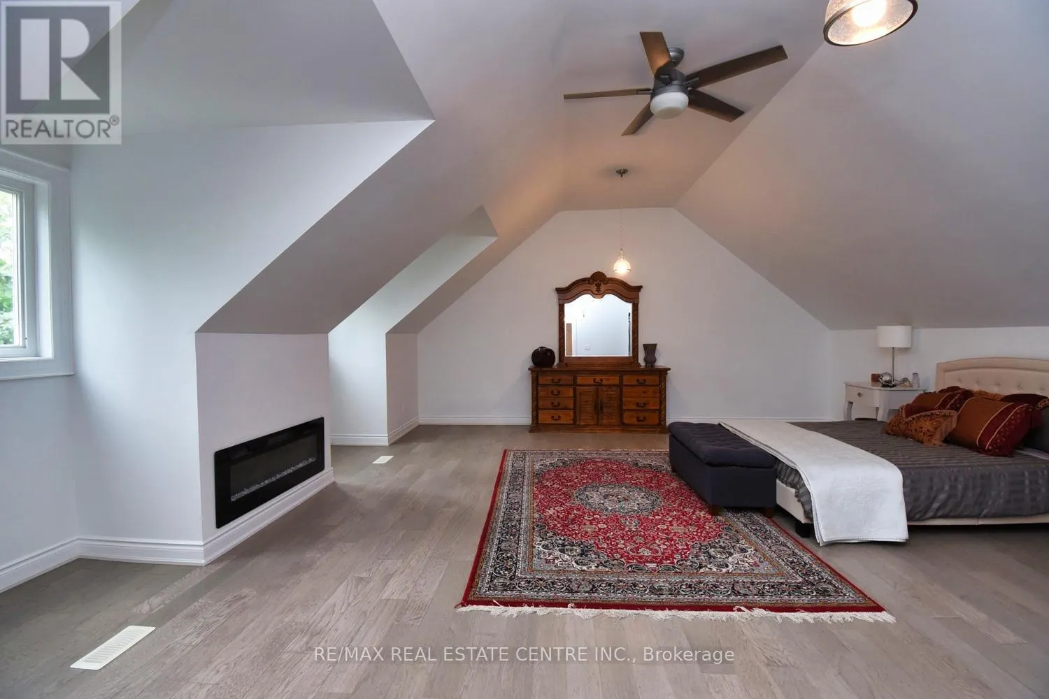237 HIGHLAND ROAD E