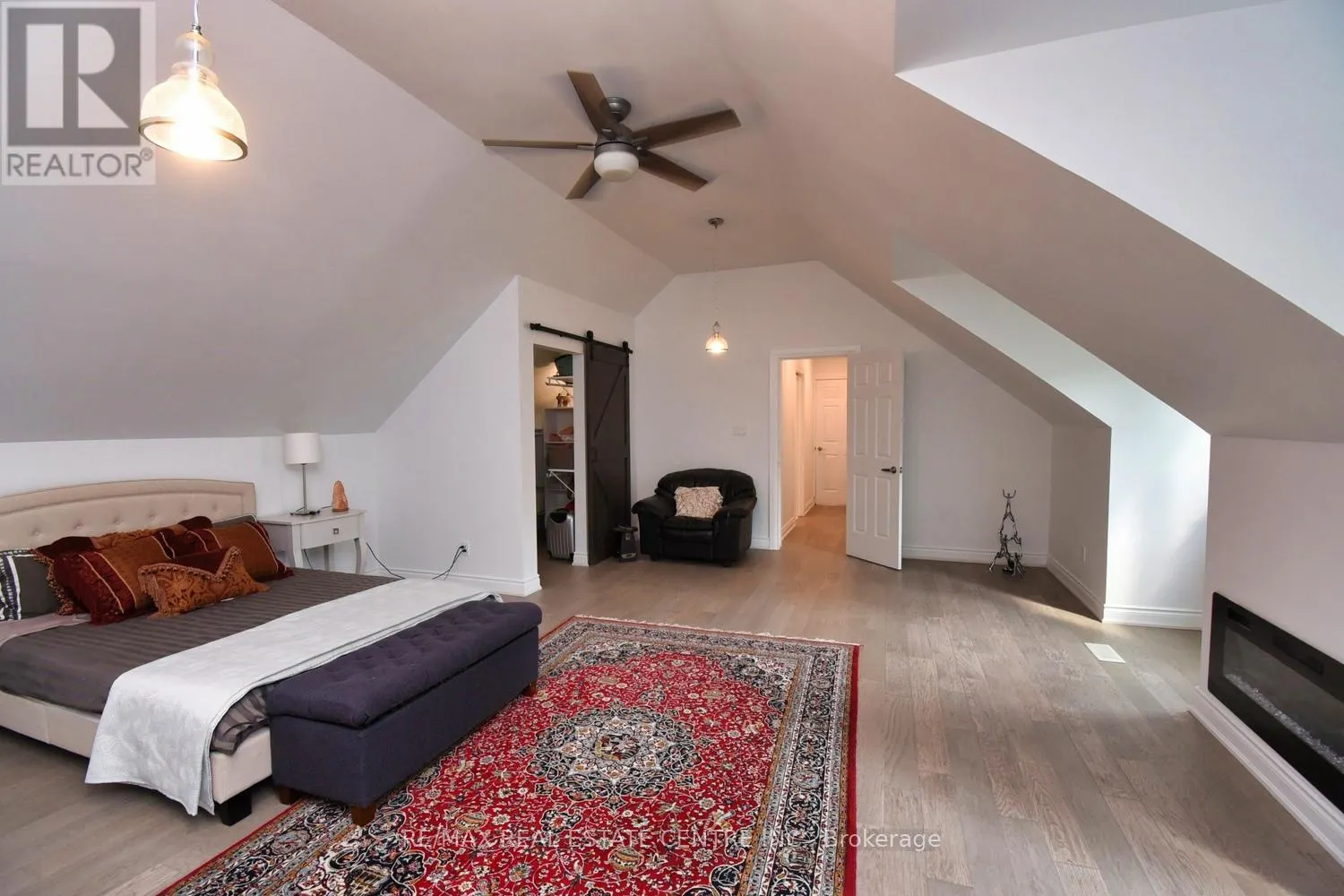 237 HIGHLAND ROAD E