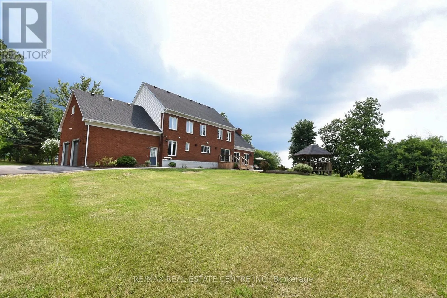 237 HIGHLAND ROAD E