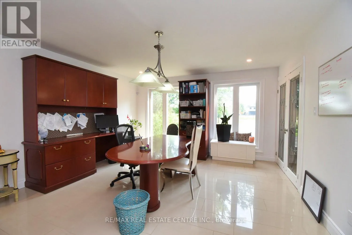 237 HIGHLAND ROAD E