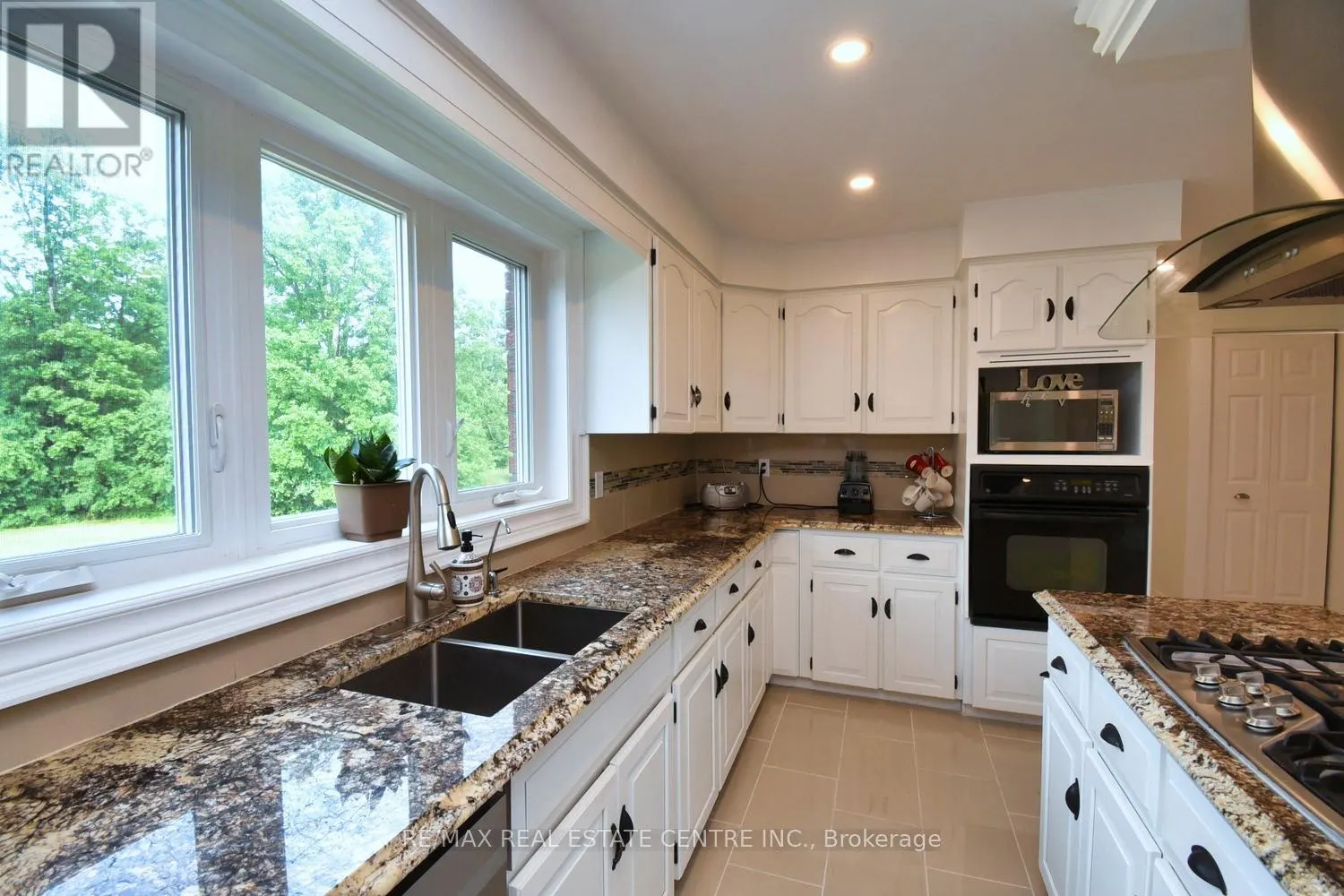 237 HIGHLAND ROAD E