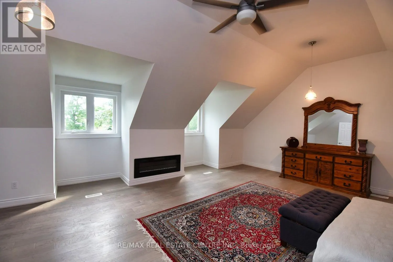 237 HIGHLAND ROAD E