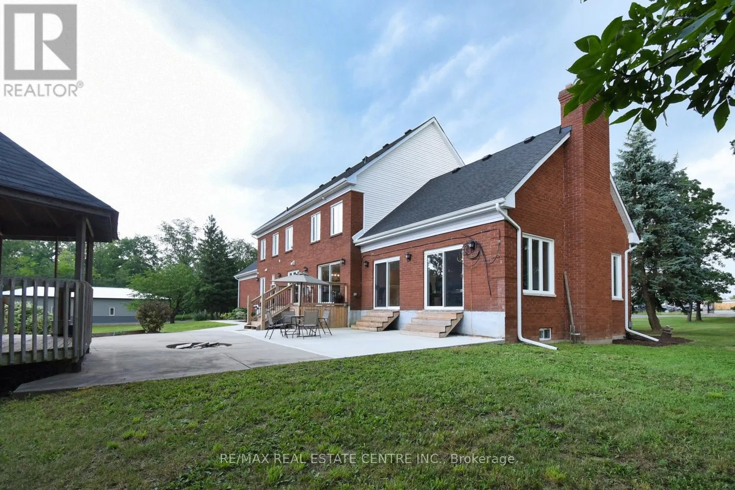 237 HIGHLAND ROAD E