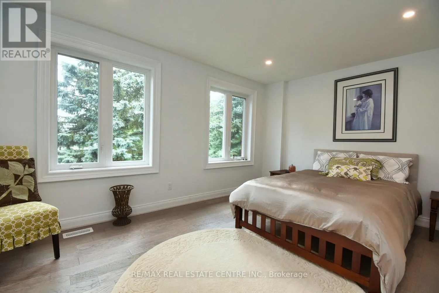 237 HIGHLAND ROAD E