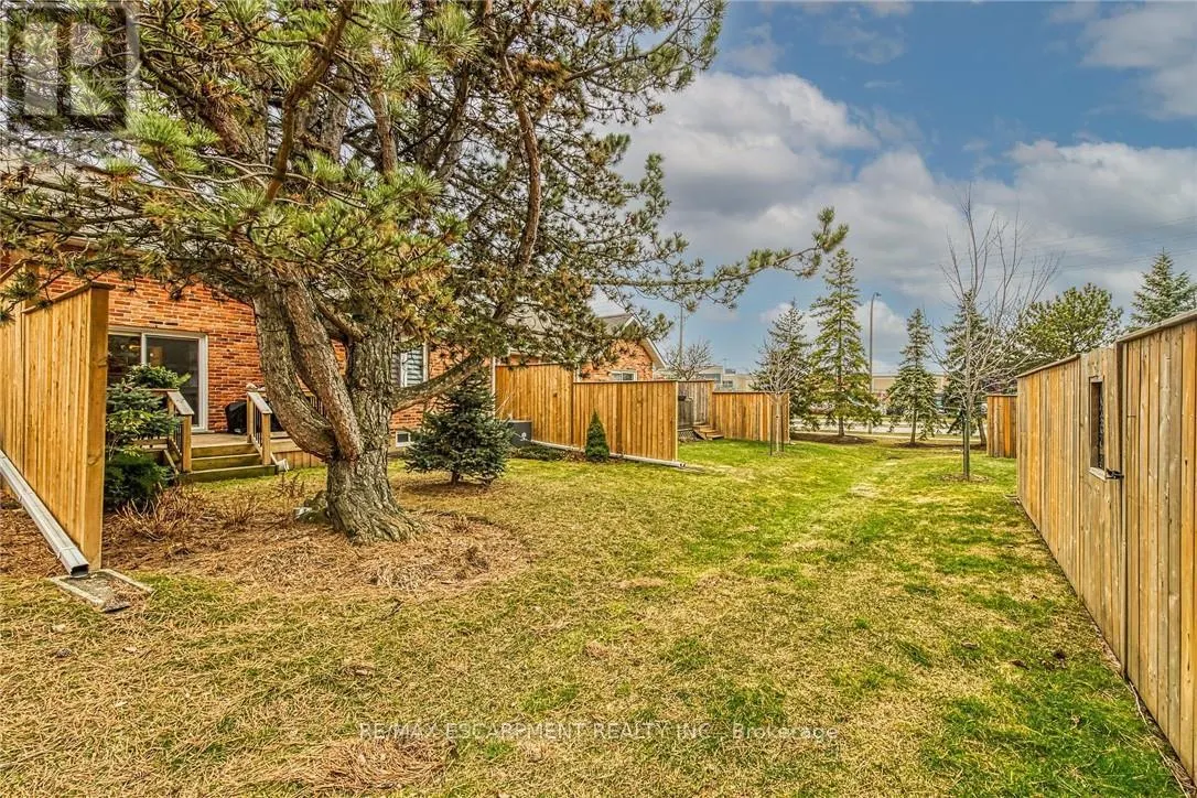 31 - 810 GOLF LINKS ROAD