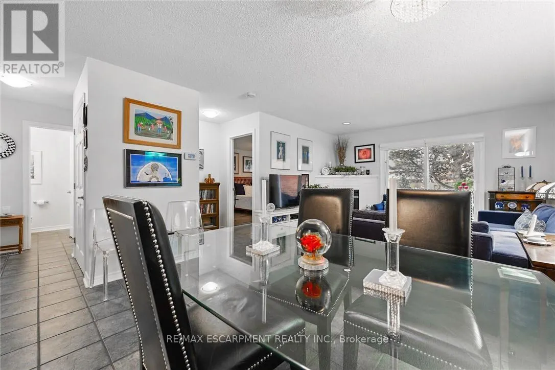 31 - 810 GOLF LINKS ROAD