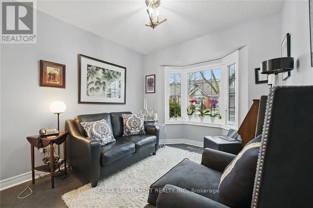 31 - 810 GOLF LINKS ROAD