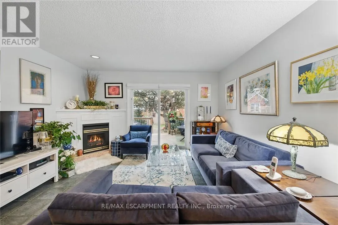 31 - 810 GOLF LINKS ROAD