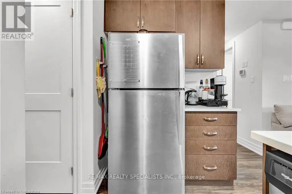4 - 275 MAX BECKER DRIVE