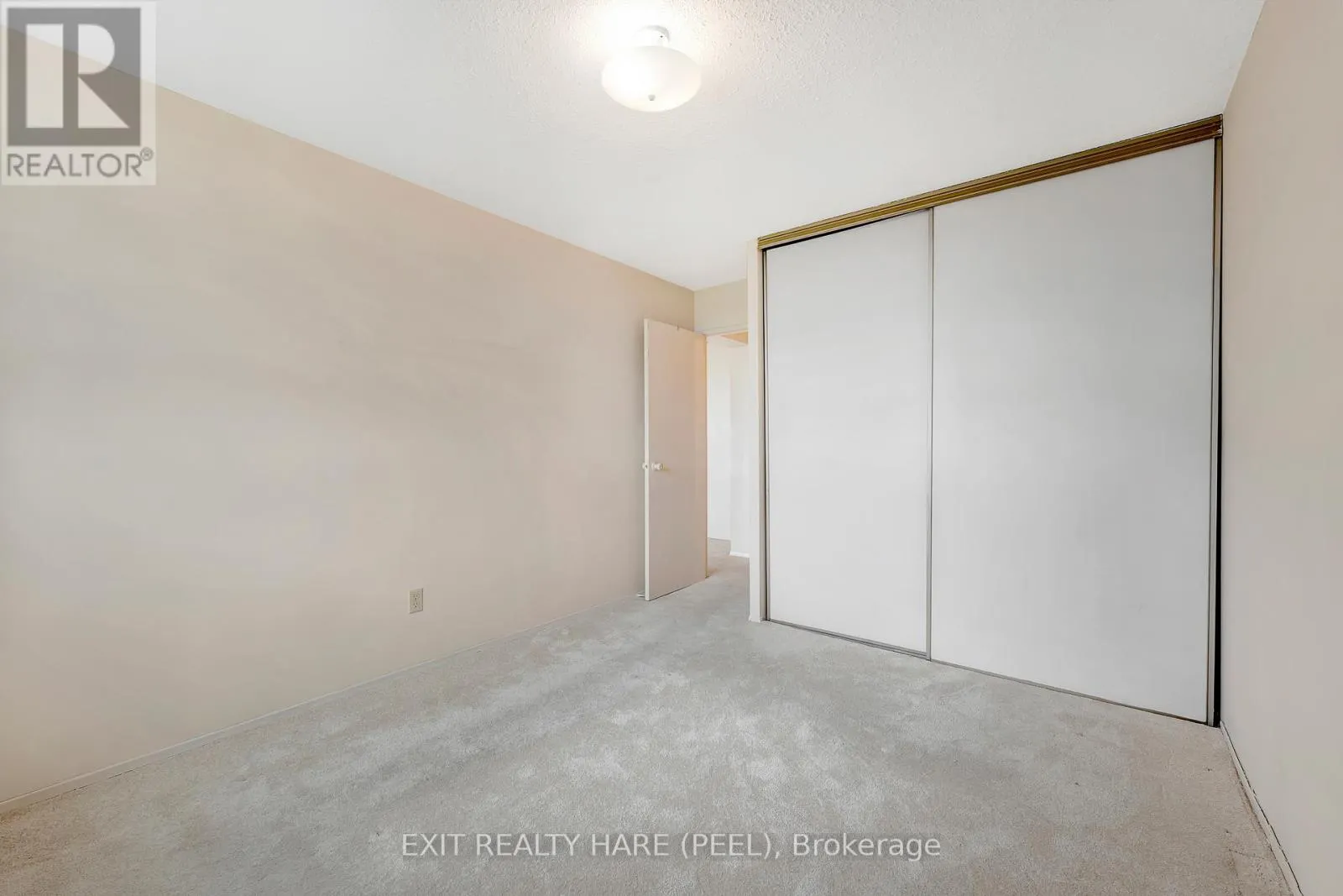 804 - 225 HARVARD PLACE