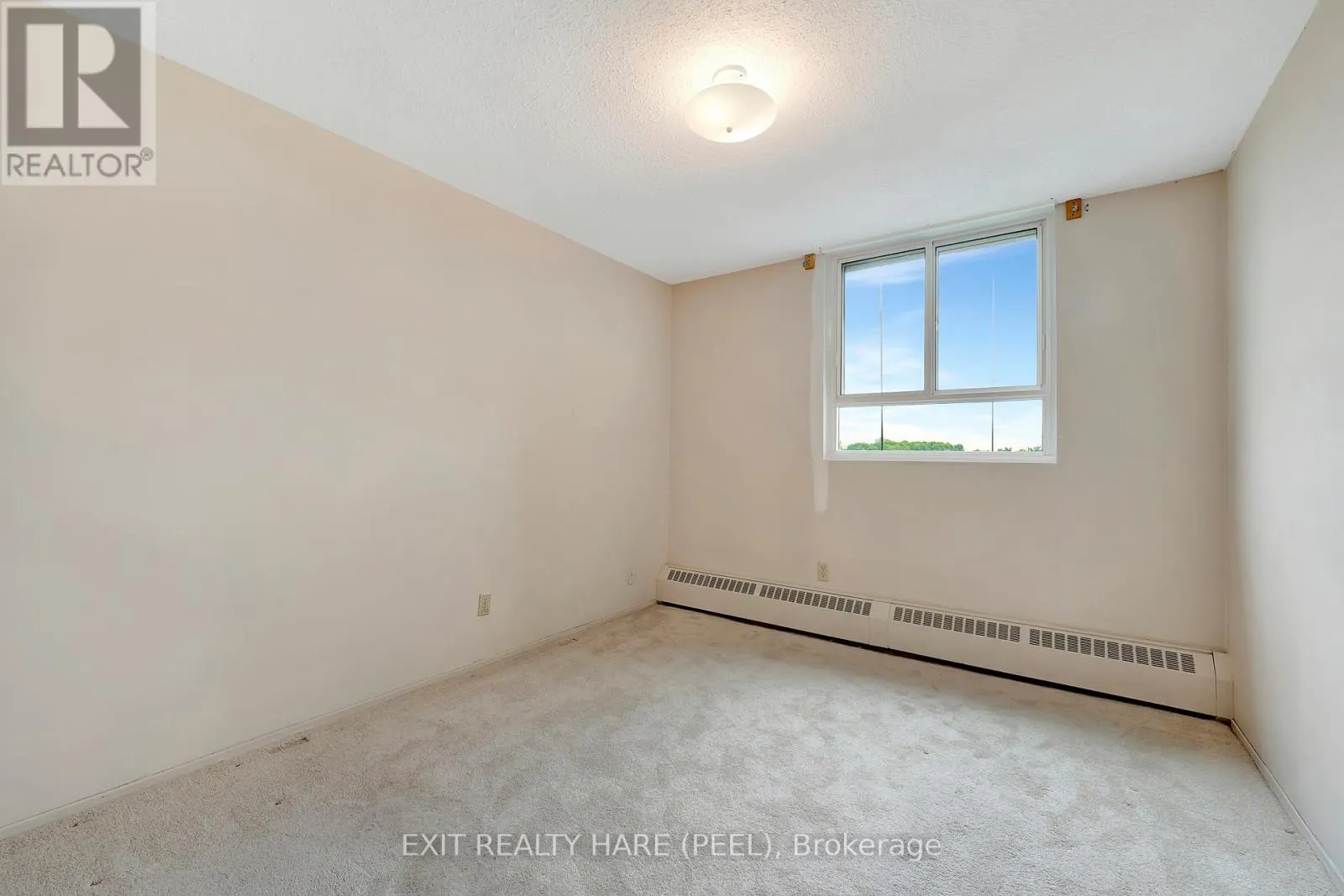 804 - 225 HARVARD PLACE
