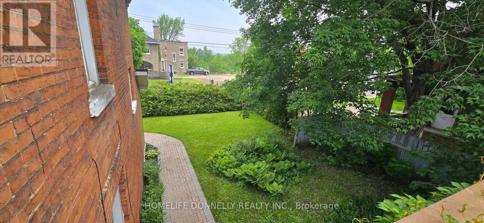 500 PEMBROKE STREET W