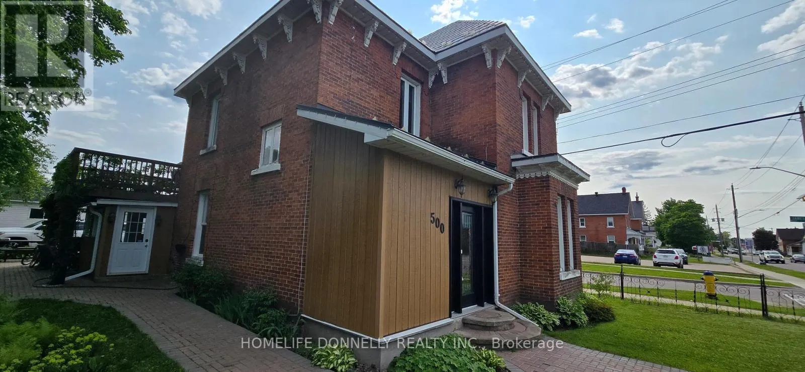 500 PEMBROKE STREET W