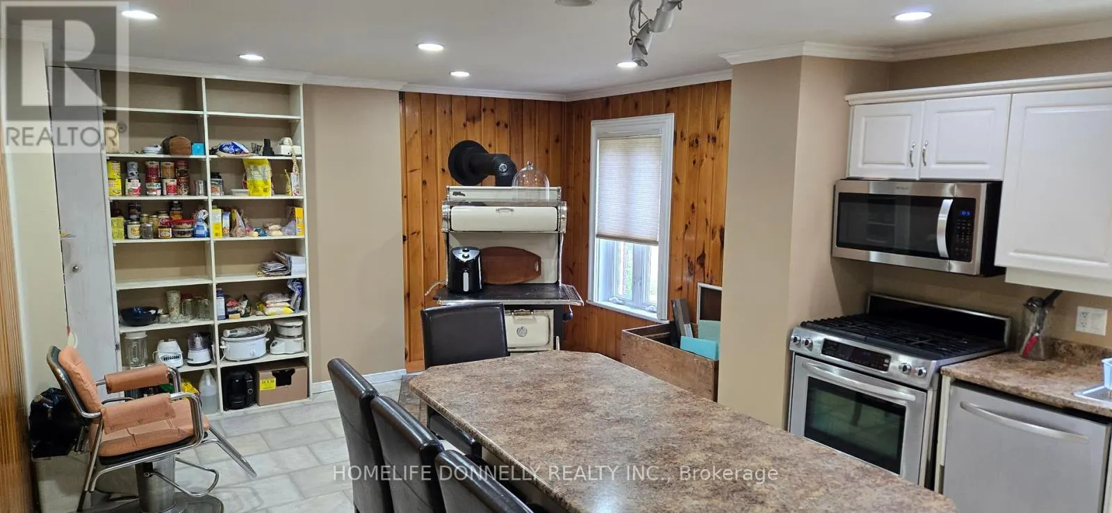 500 PEMBROKE STREET W