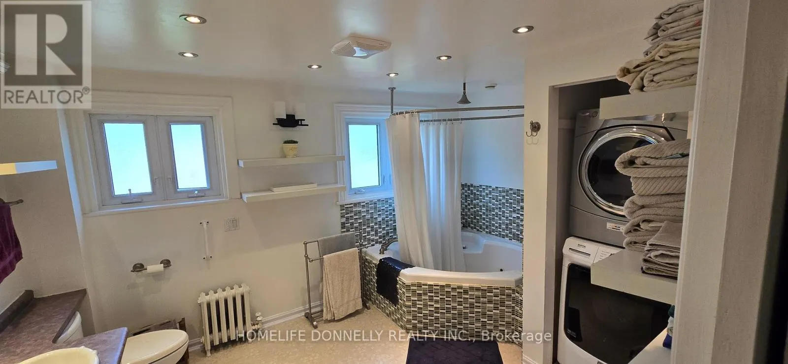 500 PEMBROKE STREET W