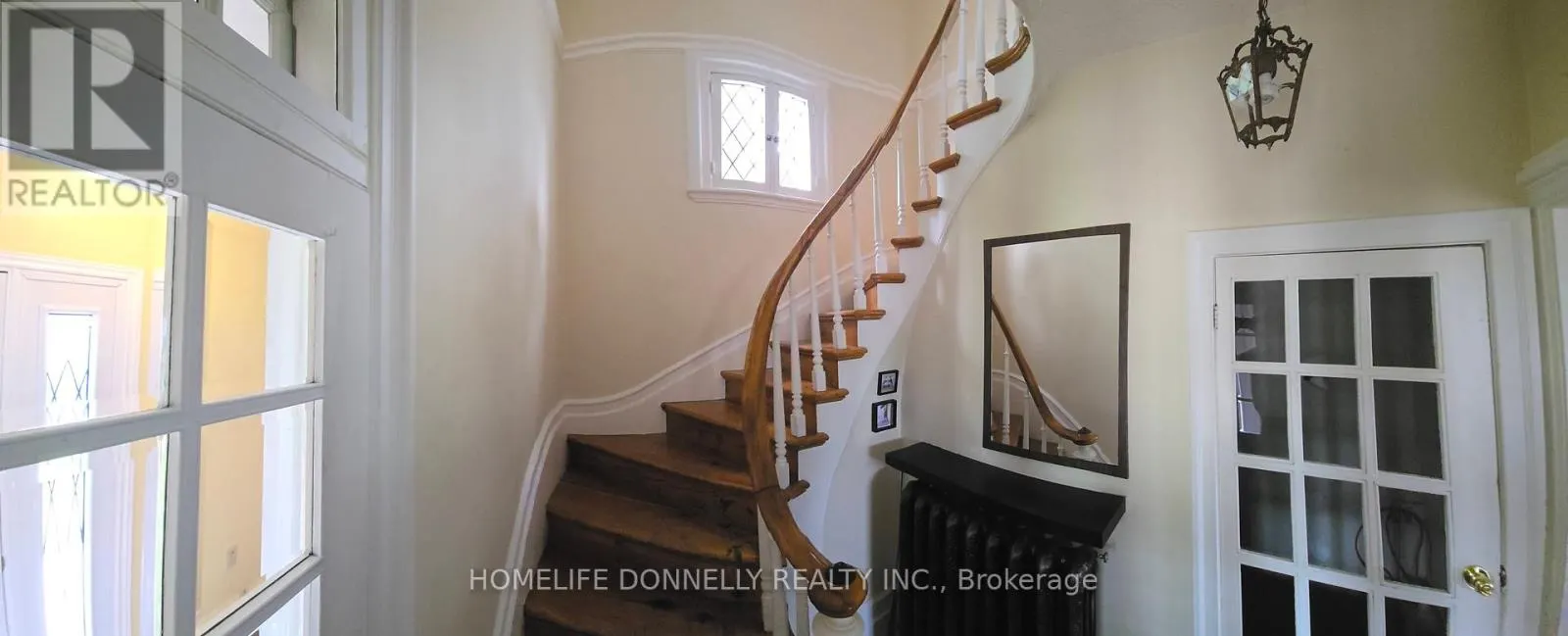 500 PEMBROKE STREET W